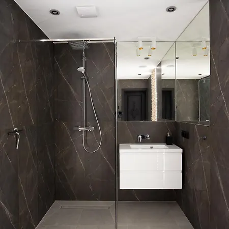 House For 20 People With A Private And Bar Koma House * Sidzina