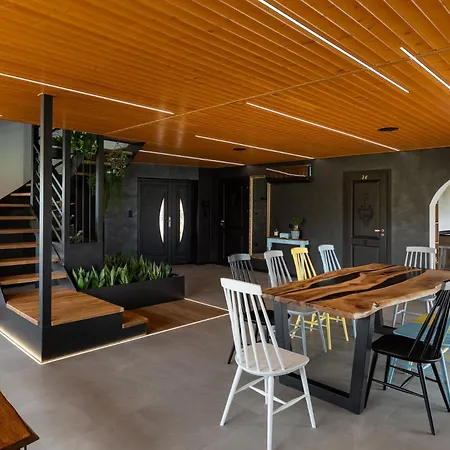 House For 20 People With A Private And Bar Koma House *
