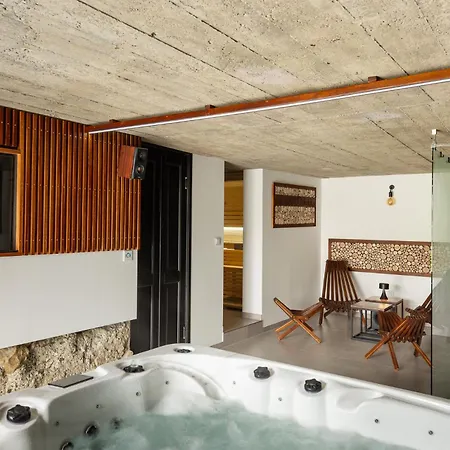 House For 20 People With A Private And Bar Koma House Sidzina