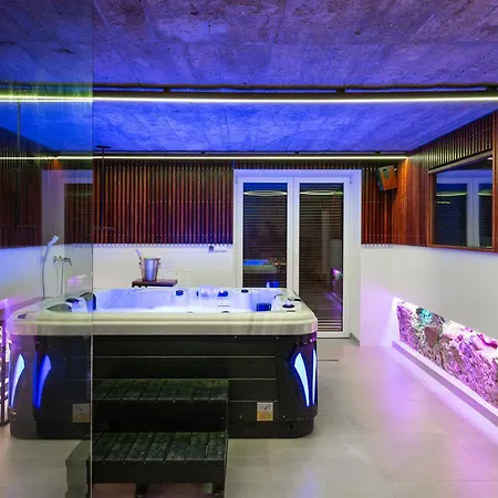 ヴィラ House For 20 People With A Private And Bar Koma House Sidzina