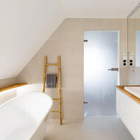 House For 20 People With A Private And Bar Koma House *