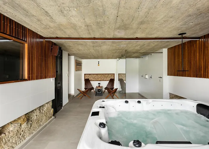 House For 20 People With A Private And Bar Koma House