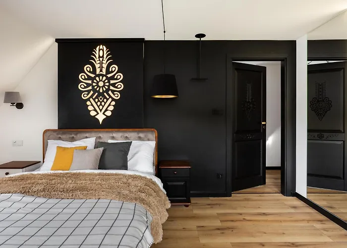 House For 20 People With A Private And Bar Koma House Willa