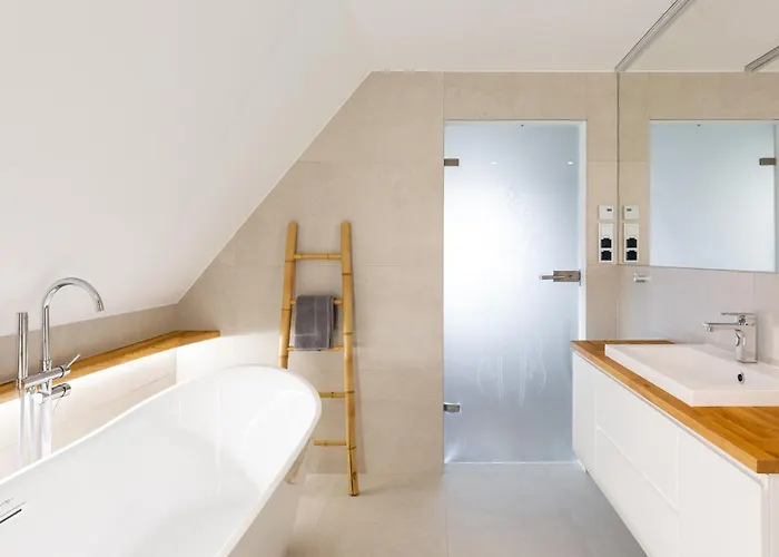 House For 20 People With A Private And Bar Koma House *